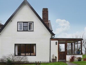 Exterior - 2 bedroom accommodation in Llanddona, near Beaumaris (Llanddona, near Beaumaris)
