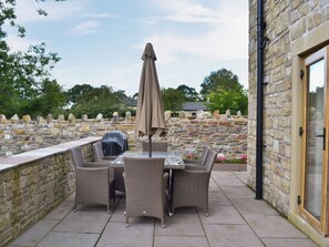 Outdoor dining - 3 bedroom accommodation in Pendleton, near Clitheroe (Pendleton, near Clitheroe)
