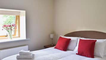 3 bedrooms, free WiFi, bed sheets