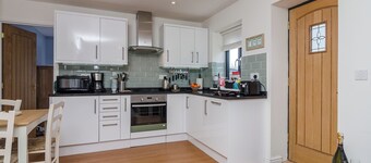 Coachman's Cottage - UKC2773