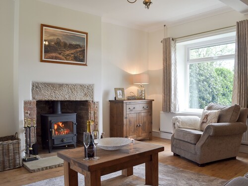 2 bedroom accommodation in Temple Normanton, near Chesterfield
