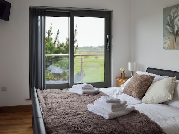4 bedrooms, free WiFi, bed sheets