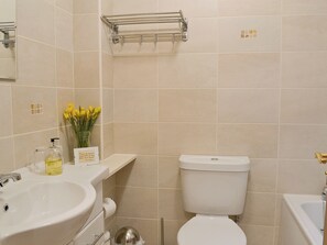 Bathroom - 2 bedroom accommodation in Kentmere, near Staveley (Kentmere, near Staveley)