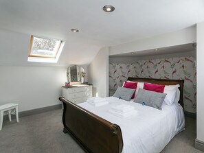 2 bedrooms, free WiFi, bed sheets - 2 bedroom accommodation in Alton, near Chesterfield (Alton, near Chesterfield)