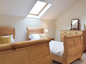 3 bedrooms, free WiFi, bed sheets