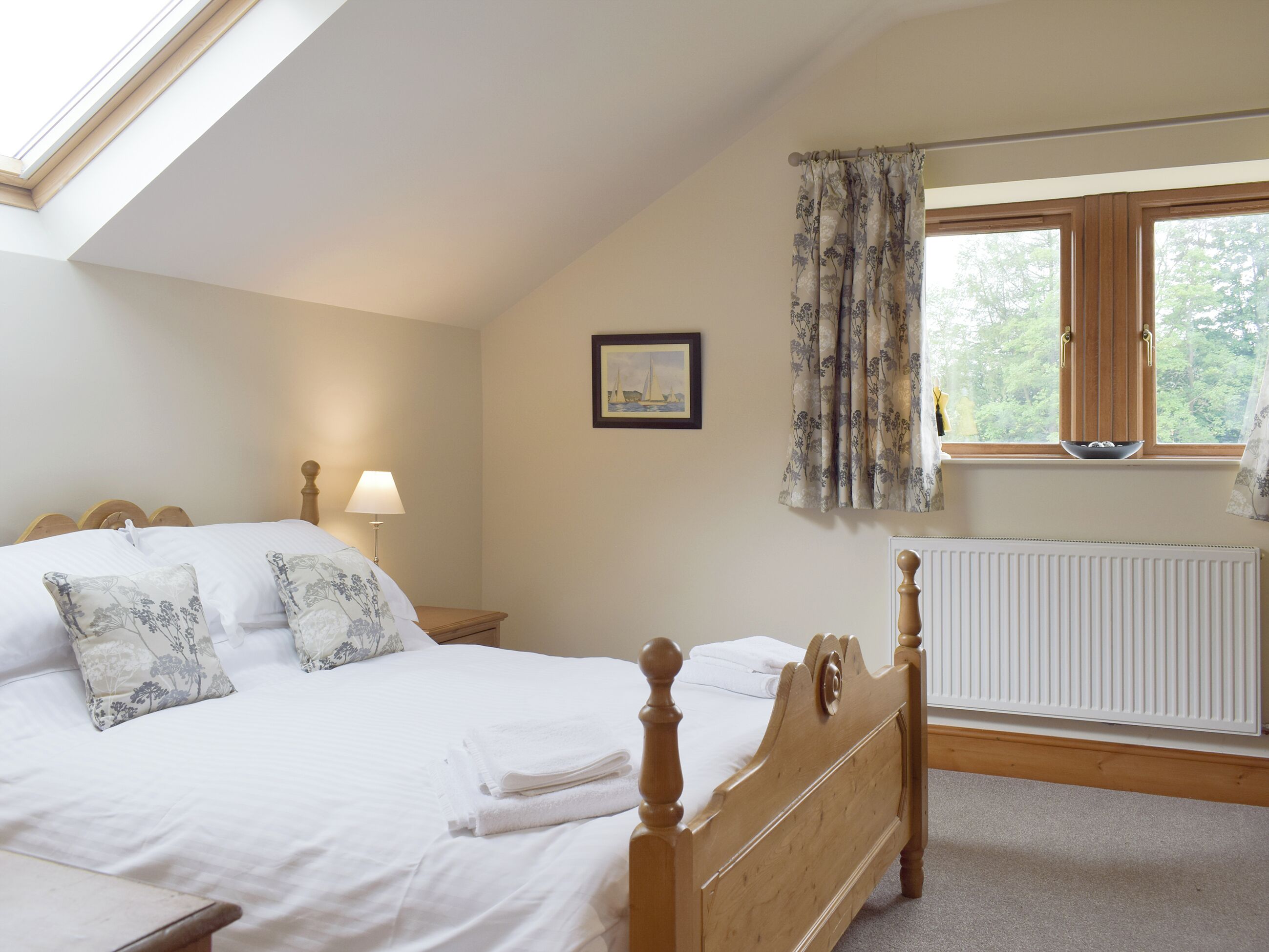 3 bedrooms, WiFi (free), bed sheets