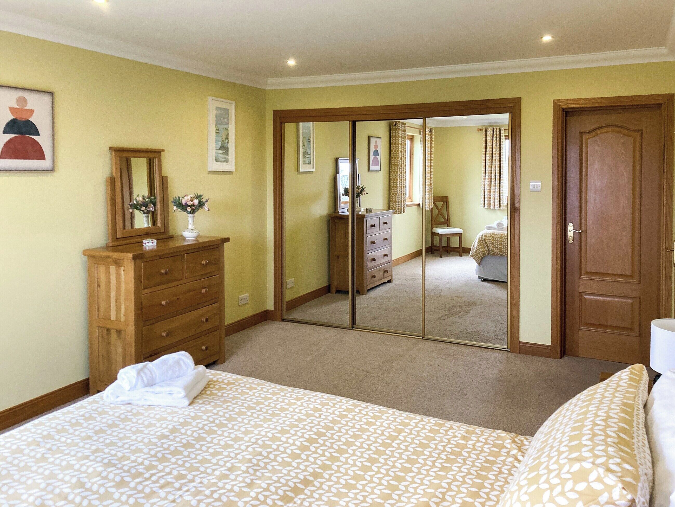 4 bedrooms, free WiFi, bed sheets