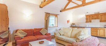 2 bedroom accommodation in Saltmarshe, near Howden