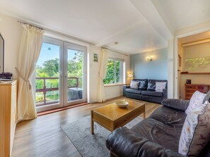 TV - 2 bedroom accommodation in Fairlight, near Hastings (Fairlight, near Hastings)