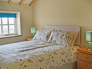 2 bedrooms, bed sheets