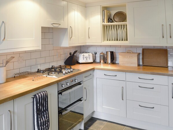 Dishwasher, cookware/dishes/utensils