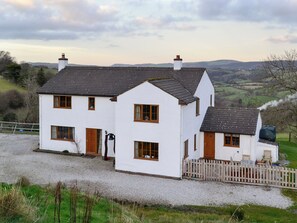 Exterior - 5 bedroom accommodation in Llansannan, near Betws-y-Coed (Llansannan, near Betws-y-Coed)