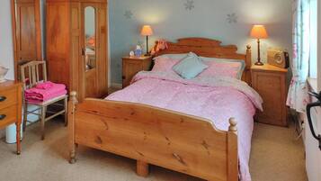 1 bedroom, free WiFi, bed sheets