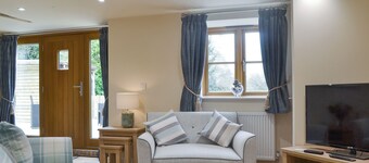 2 bedroom accommodation in Six Ashes, near Bridgnorth