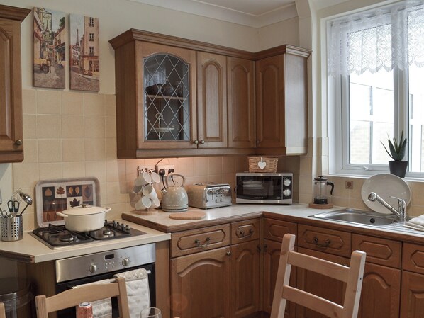 Dishwasher, cookware/dishes/utensils
