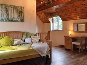 1 bedroom, bed sheets