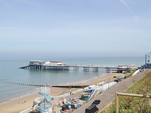3 bedroom accommodation in Cromer