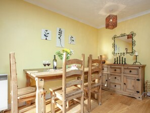 Dining - 2 bedroom accommodation in Buckfastleigh (Buckfastleigh)