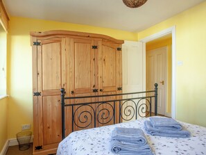 2 bedrooms, free WiFi, bed sheets - 2 bedroom accommodation in Buckfastleigh (Buckfastleigh)