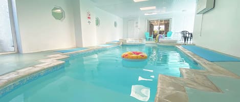 Piscine intérieure, piscine chauffée