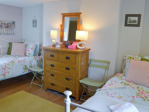 3 bedrooms, free WiFi, bed sheets