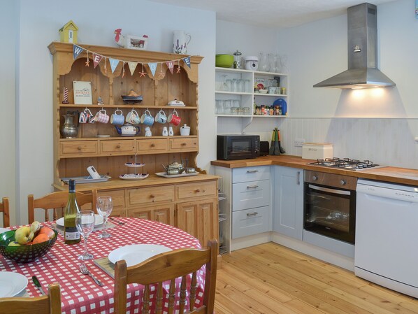 Dishwasher, cookware/dishes/utensils