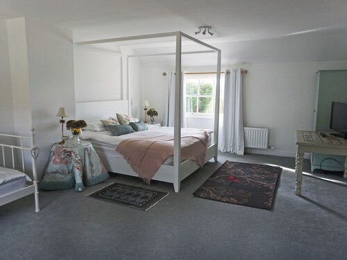 2 bedroom accommodation in Thimbleby, near Northallerton