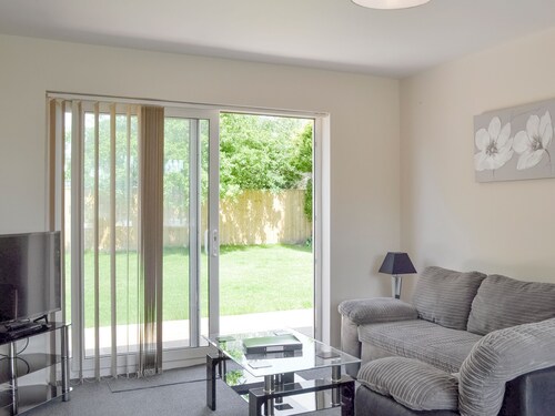 1 bedroom accommodation in Broadstone, near Bournemouth