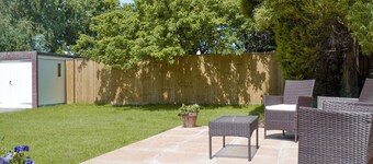 1 bedroom accommodation in Broadstone, near Bournemouth