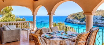 Fantastic Villa "Calima" with Sea View, Loggia, Air Conditioning and Wi-Fi