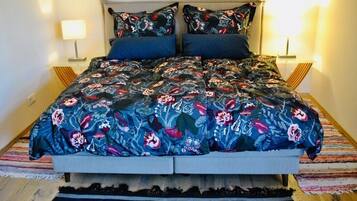 1 bedroom, iron/ironing board, travel cot, WiFi