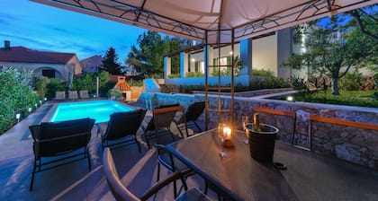 Maison de vacances Ariana - jolie maison de vacances avec piscine prĂšs de la plage