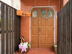 Unclassified image, 4 of 43, button - Nagomi House (Tokyo)