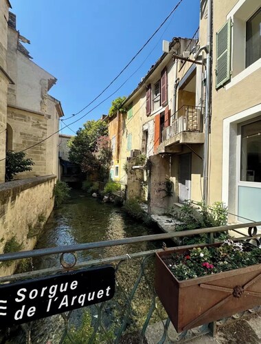 Luxuriöse Wohnung im Herzen der Altstadt von Isle sur la Sorgue