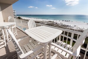 Outdoor dining - SMP 409 - Large Upscale 4 BR Beachfront Condo! (Fort Walton Beach)