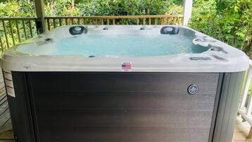 Bain à remous extérieur