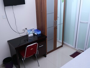 Room amenity - Kamar Keluarga Tanah Abang (Jakarta)