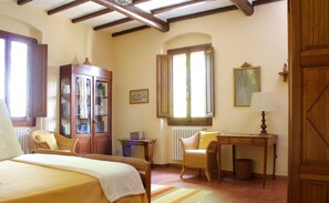 2 chambres, bureau, fer et planche à repasser, Wi-Fi gratuit