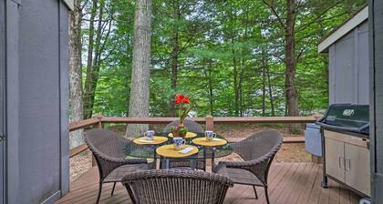 Cozy Poconos Townhome w/ Fireplace Near Jack Frost