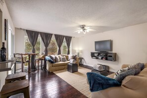 スマートテレビ、テレビゲーム、Netflix、DVD プレーヤー