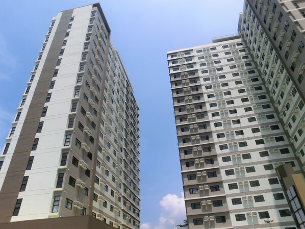 Exterior - 短期滞在OK！セブ島で気軽に泊まれるコンドミニアム♪デイリーもウィークリーも・・・ (Cebu City)