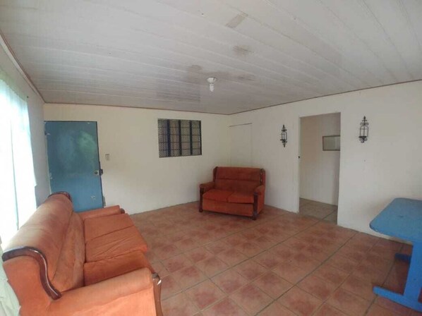 TV, fireplace, stereo