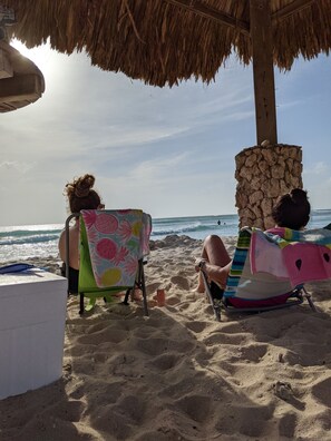 Chaise longue, serviettes de plage