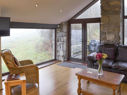2 bedroom accommodation in near Criccieth