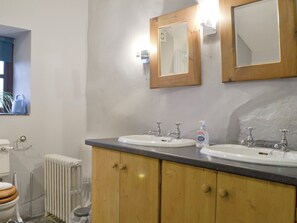 Towels - 2 bedroom accommodation in near Criccieth (near Criccieth)
