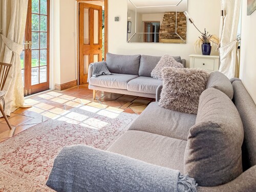 2 bedroom accommodation in Staple, near Wingham