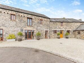Exterior - 4 bedroom accommodation in Tresmeer, near Launceston (Tresmeer, near Launceston)