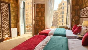 1 bedroom, bed sheets