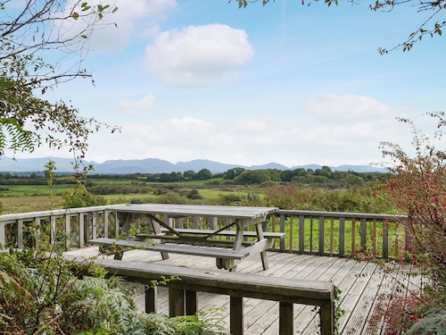 3 bedroom accommodation in Llanbedrgoch, near Benllech