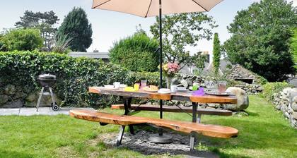4 bedroom accommodation in Llwyngwril, near Aberdovey